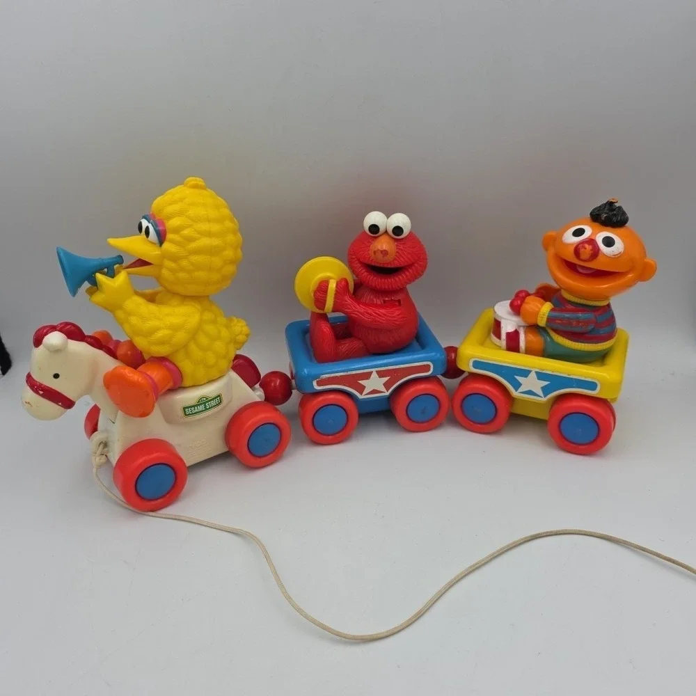 Sesame Street Band Parade TYCO Pull Train 16